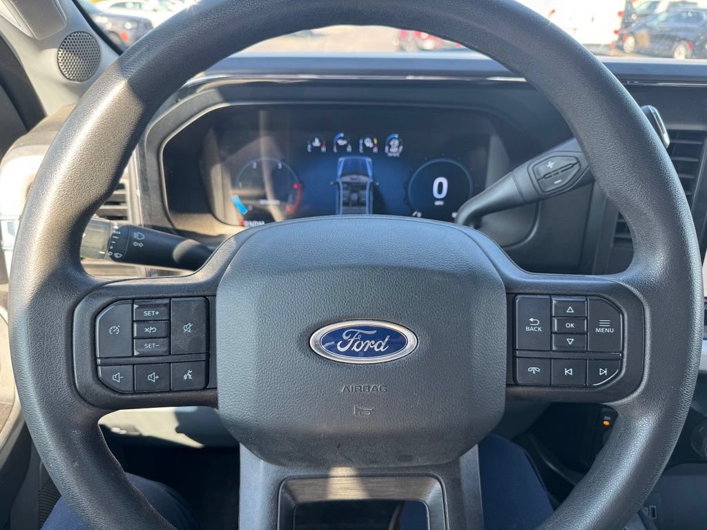 Used 2023 Ford F350 XLT w/ Black Appearance Package AWD/4WD image 13