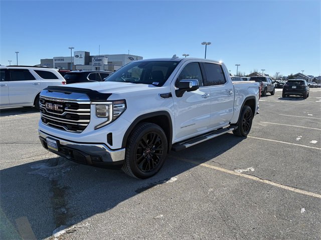 Used 2022 GMC Sierra 1500 SLT w/ SLT Convenience Package image 8
