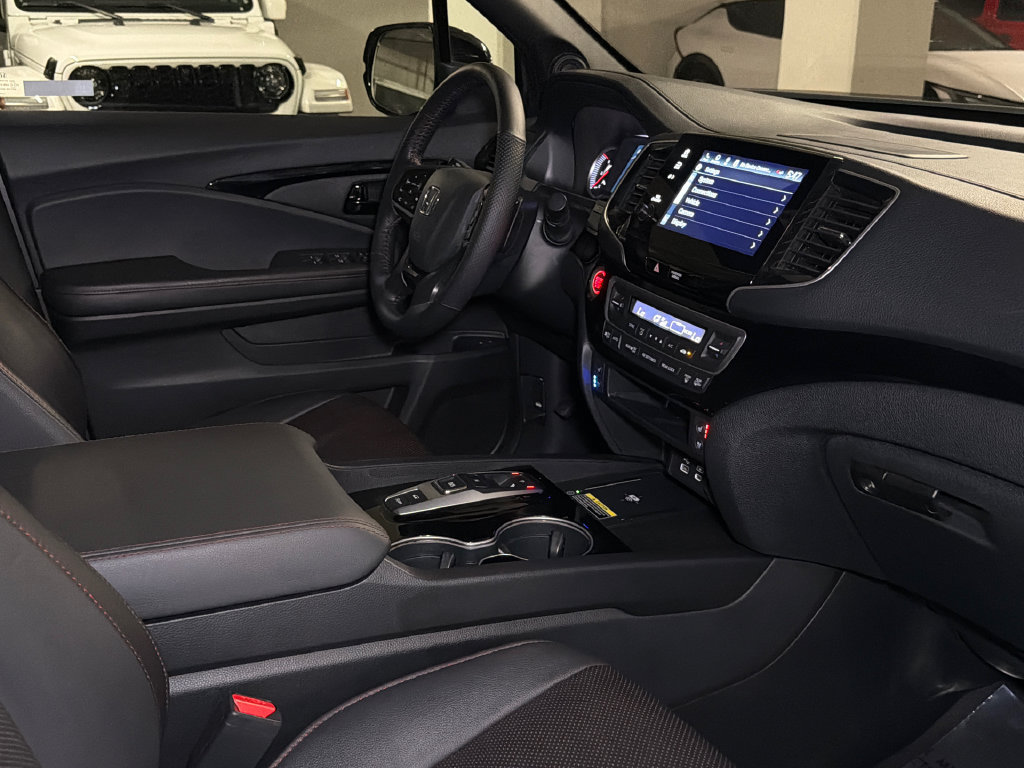 Used 2024 Honda Passport Black Edition image 12