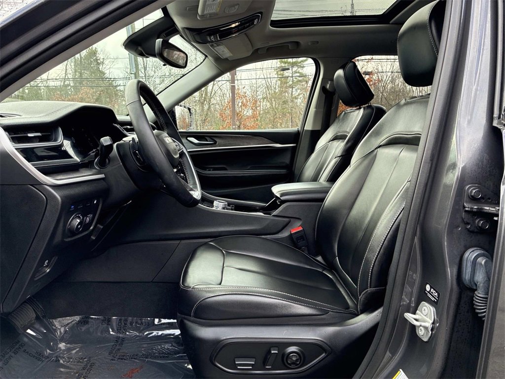 Used 2023 Jeep Grand Cherokee 4WD 4xe image 27