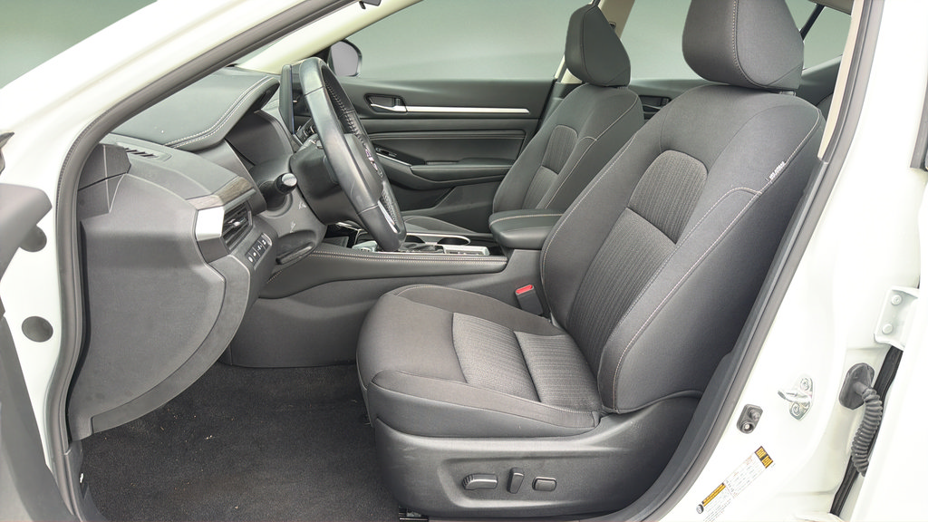 Certified 2023 Nissan Altima 2.5 SV w/ SV Premium Package FWD image 18
