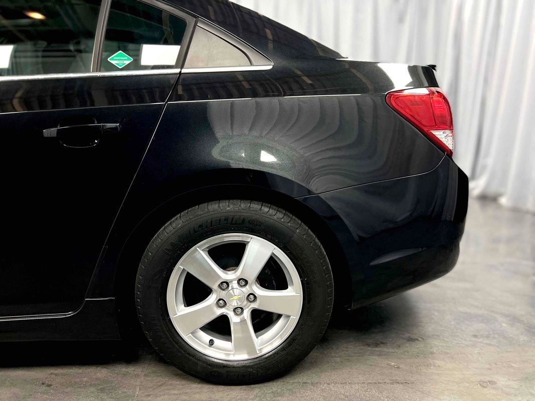 Used 2013 Chevrolet Cruze LT w/ All-Star Edition image 34