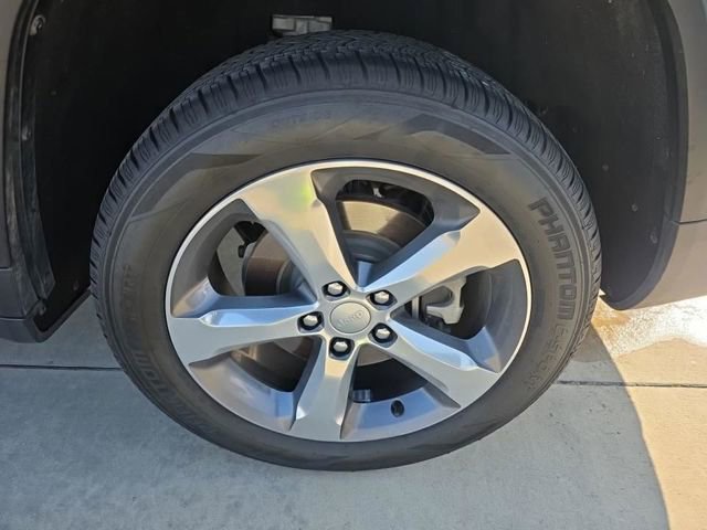 Used 2022 Jeep Grand Cherokee L Limited image 10