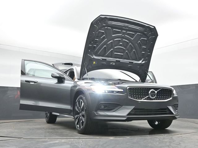 New 2026 Volvo V60 B5 Cross Country Ultra w/ Protection Package Premier AWD/4WD image 57