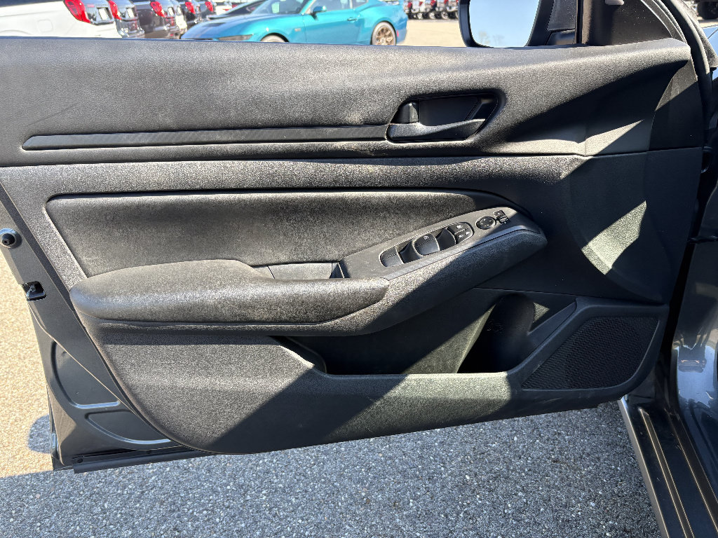 Used 2023 Nissan Altima 2.5 S FWD image 24