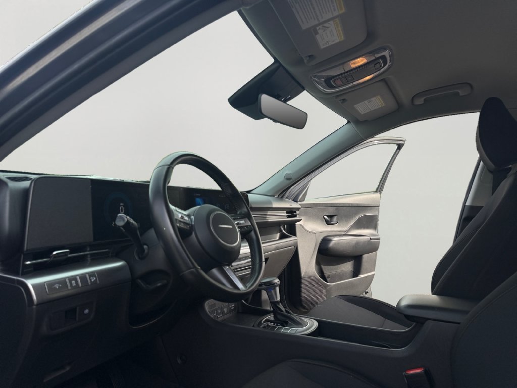 Used 2025 Hyundai Kona SEL FWD image 9