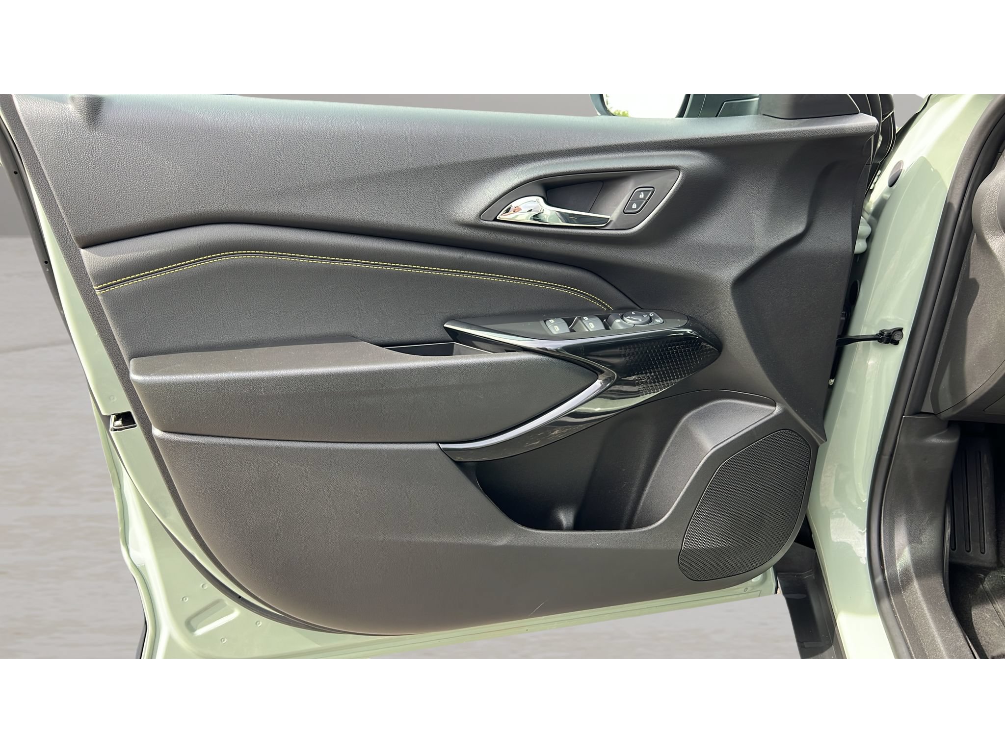Certified 2025 Chevrolet Trax ACTIV w/ Sunroof Package FWD image 26