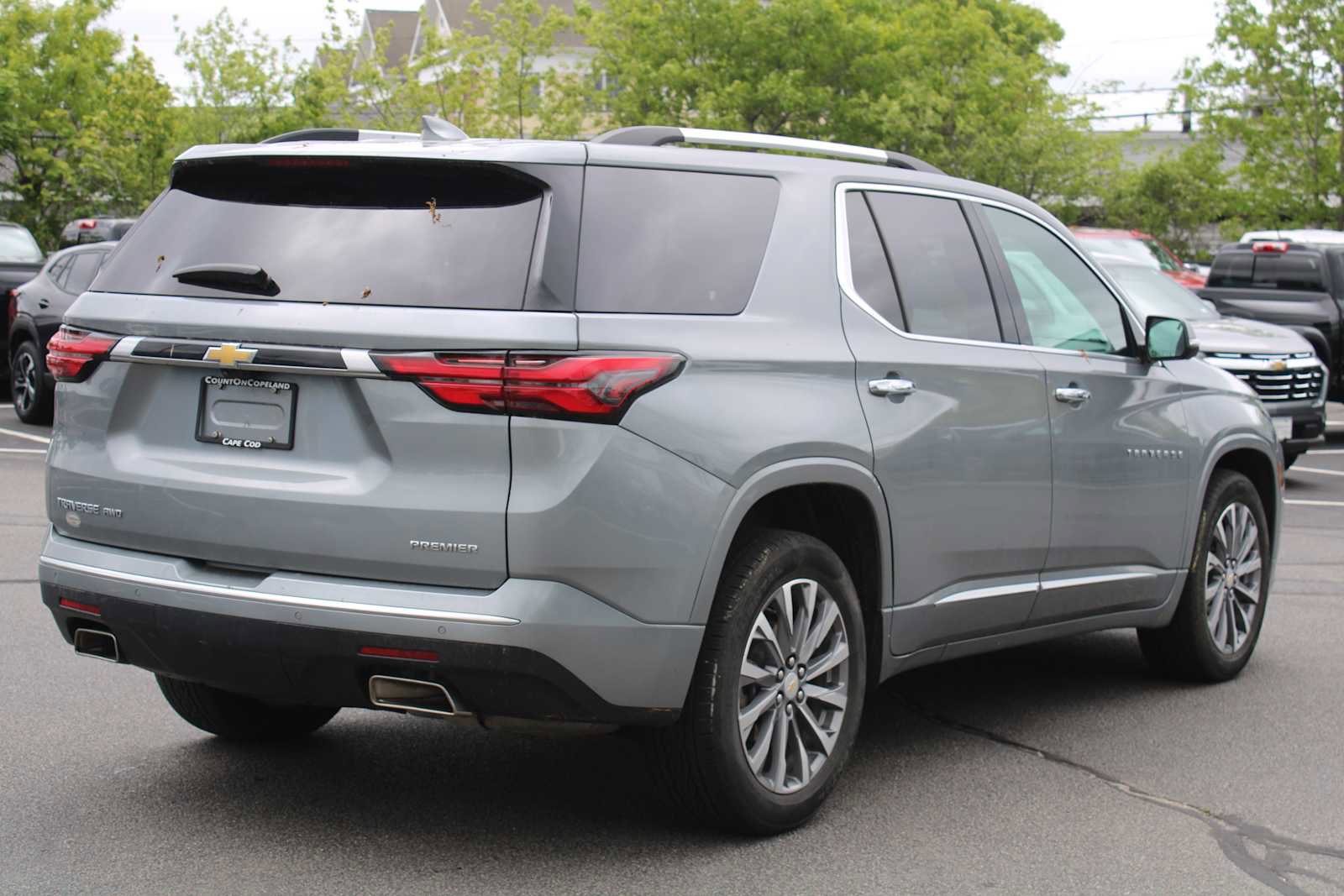 Used 2023 Chevrolet Traverse Premier AWD/4WD image 4