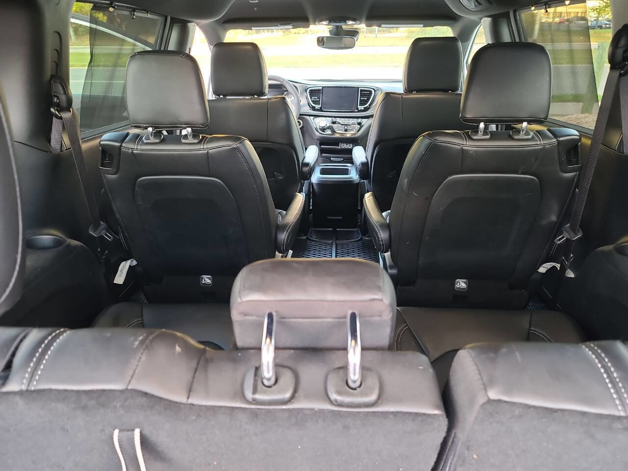 Used 2025 Chrysler Pacifica Select FWD image 33