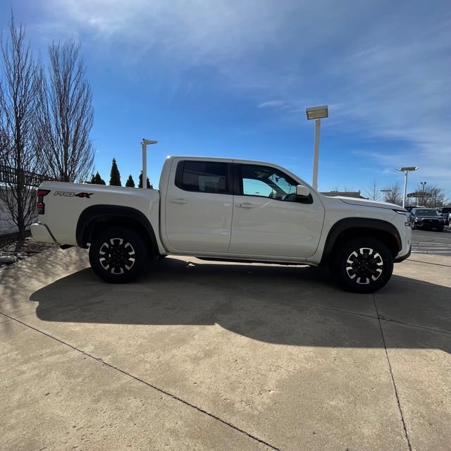 Used 2024 Nissan Frontier PRO-4X AWD/4WD image 3