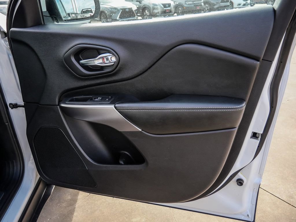 Used 2020 Jeep Cherokee Limited FWD image 19