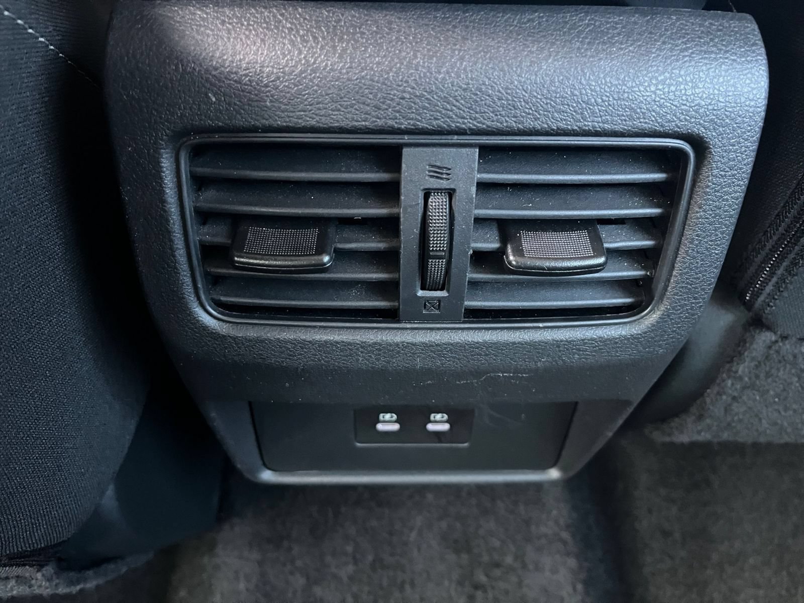 Used 2025 Nissan Rogue SV AWD/4WD image 22