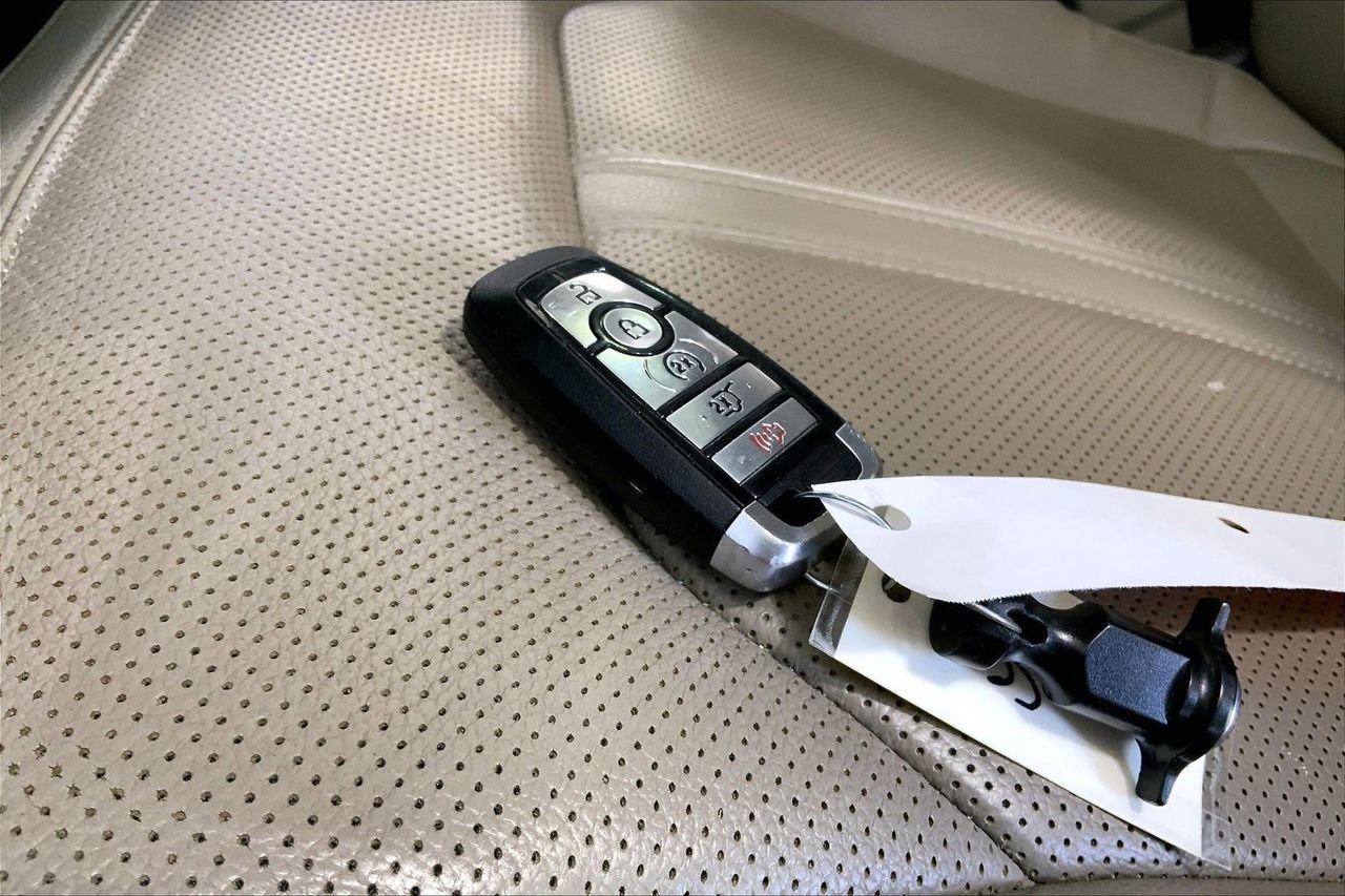 Used 2021 Ford Expedition Limited RWD image 19