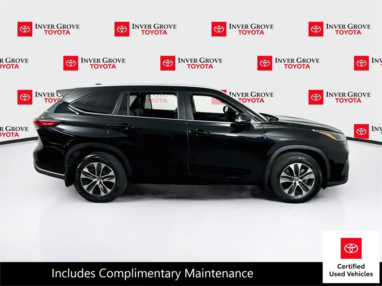 Certified 2023 Toyota Highlander XLE AWD/4WD image 4