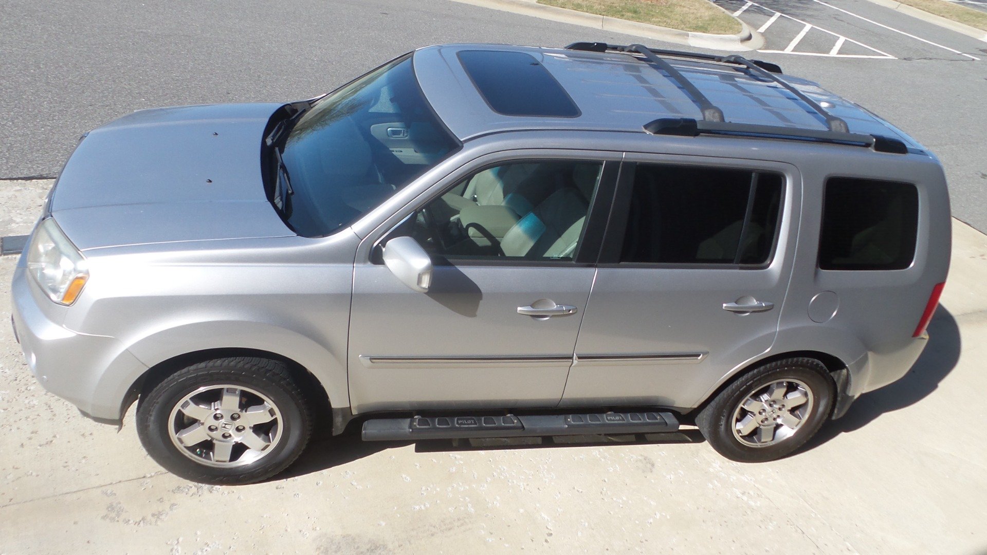 Used 2010 Honda Pilot Touring image 30