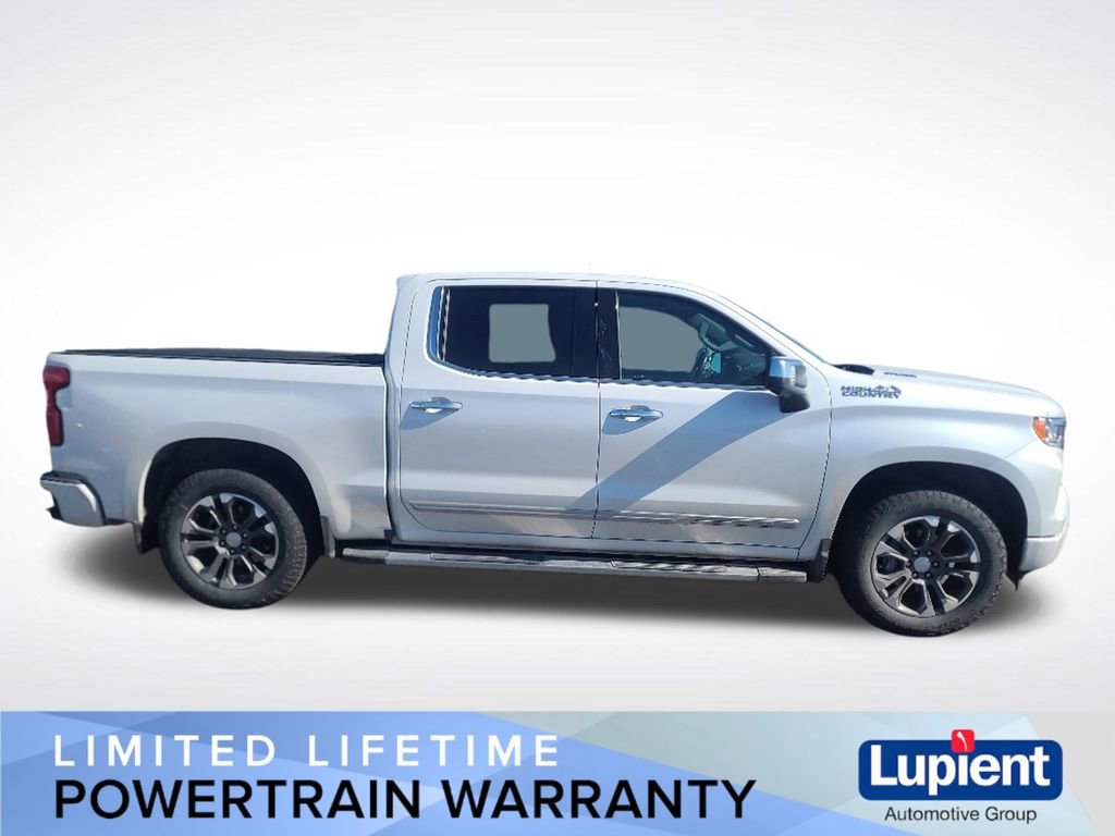 Used 2024 Chevrolet Silverado 1500 High Country w/ Technology Package AWD/4WD image 2