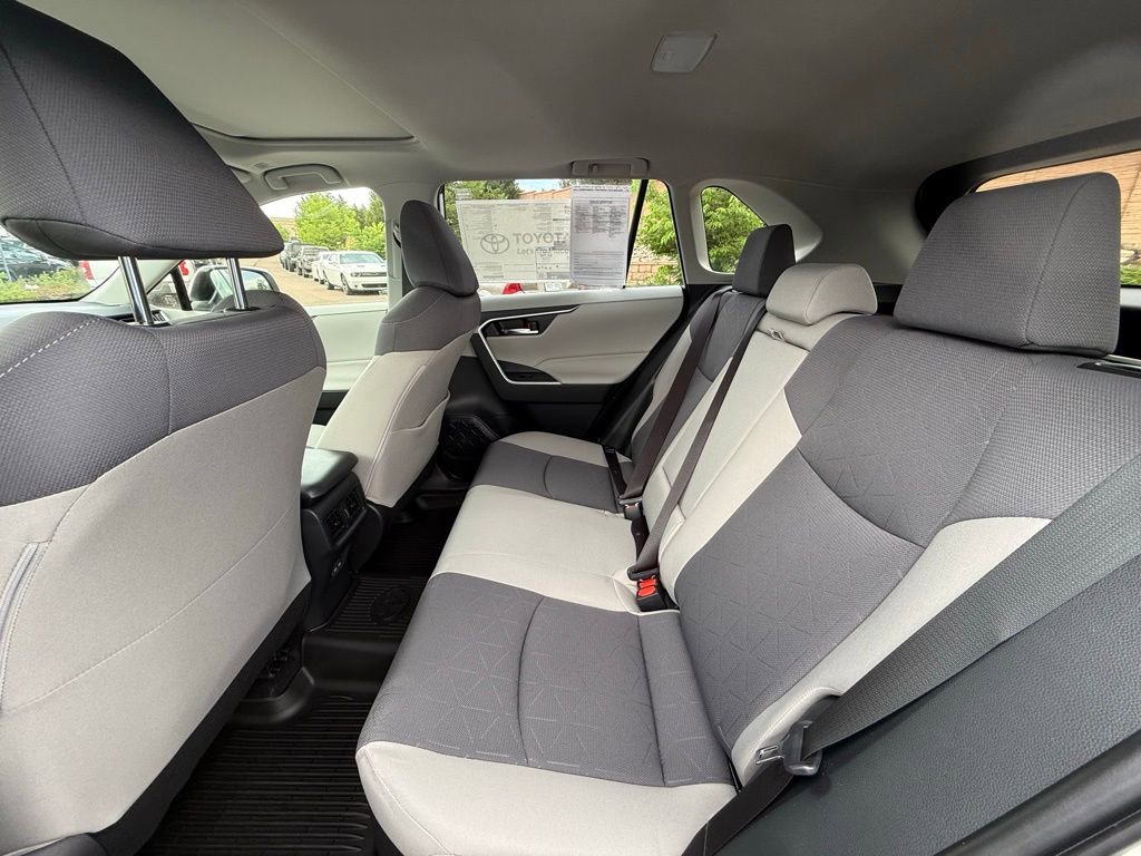 Used 2025 Toyota RAV4 XLE image 24