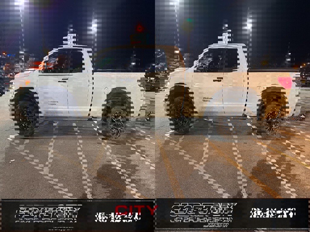 Used 2012 Toyota Tundra 4x4 Double Cab image 4