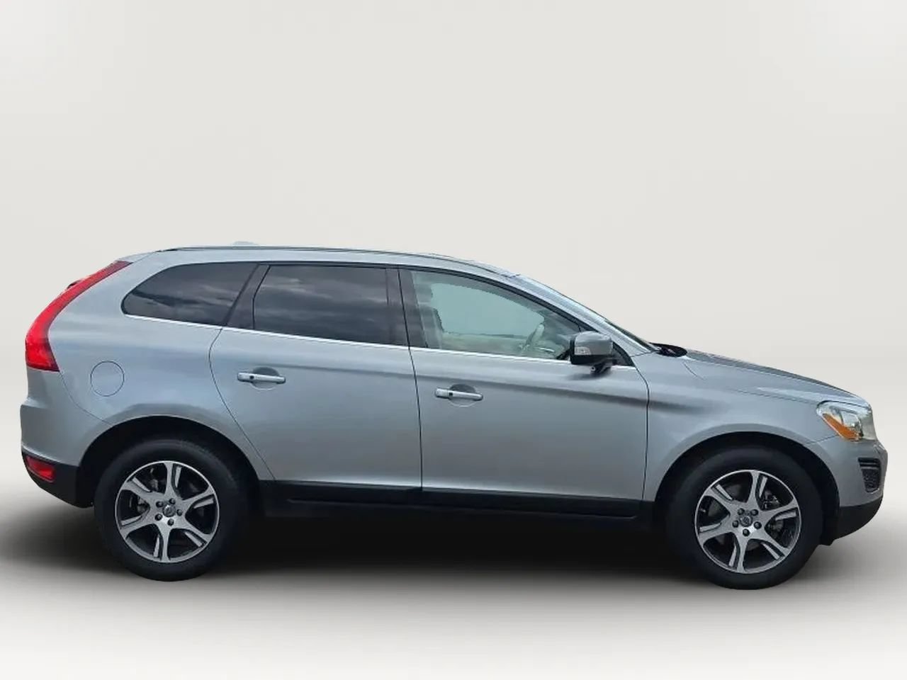 Used 2013 Volvo XC60 T6 AWD/4WD image 9