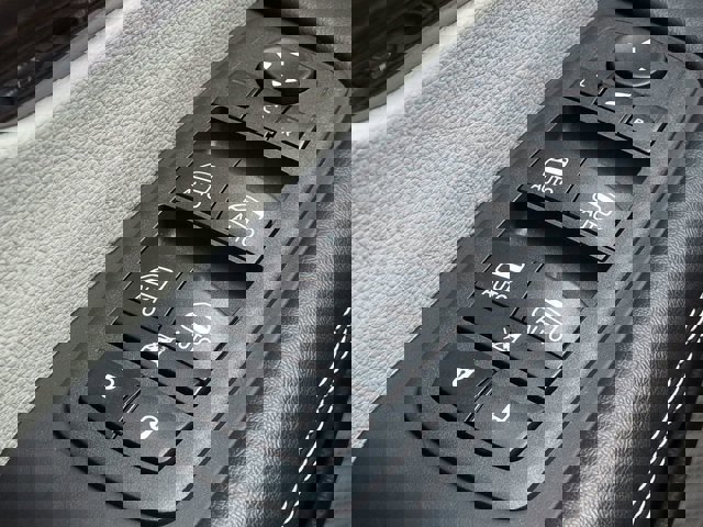 Used 2022 Chrysler Pacifica Limited image 25