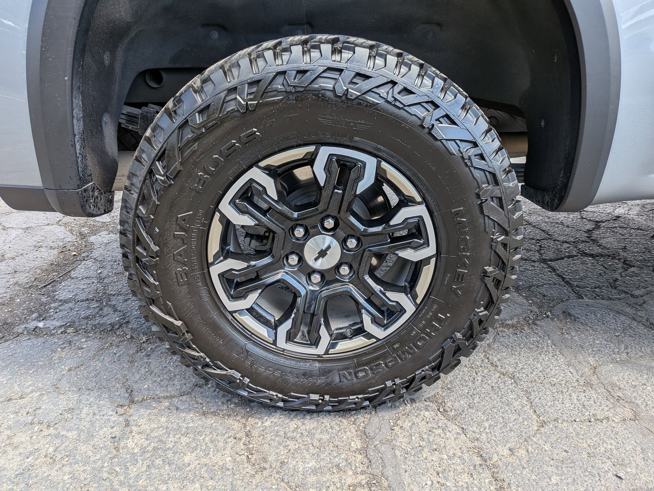 Used 2023 Chevrolet Silverado 1500 ZR2 w/ Technology Package AWD/4WD image 12