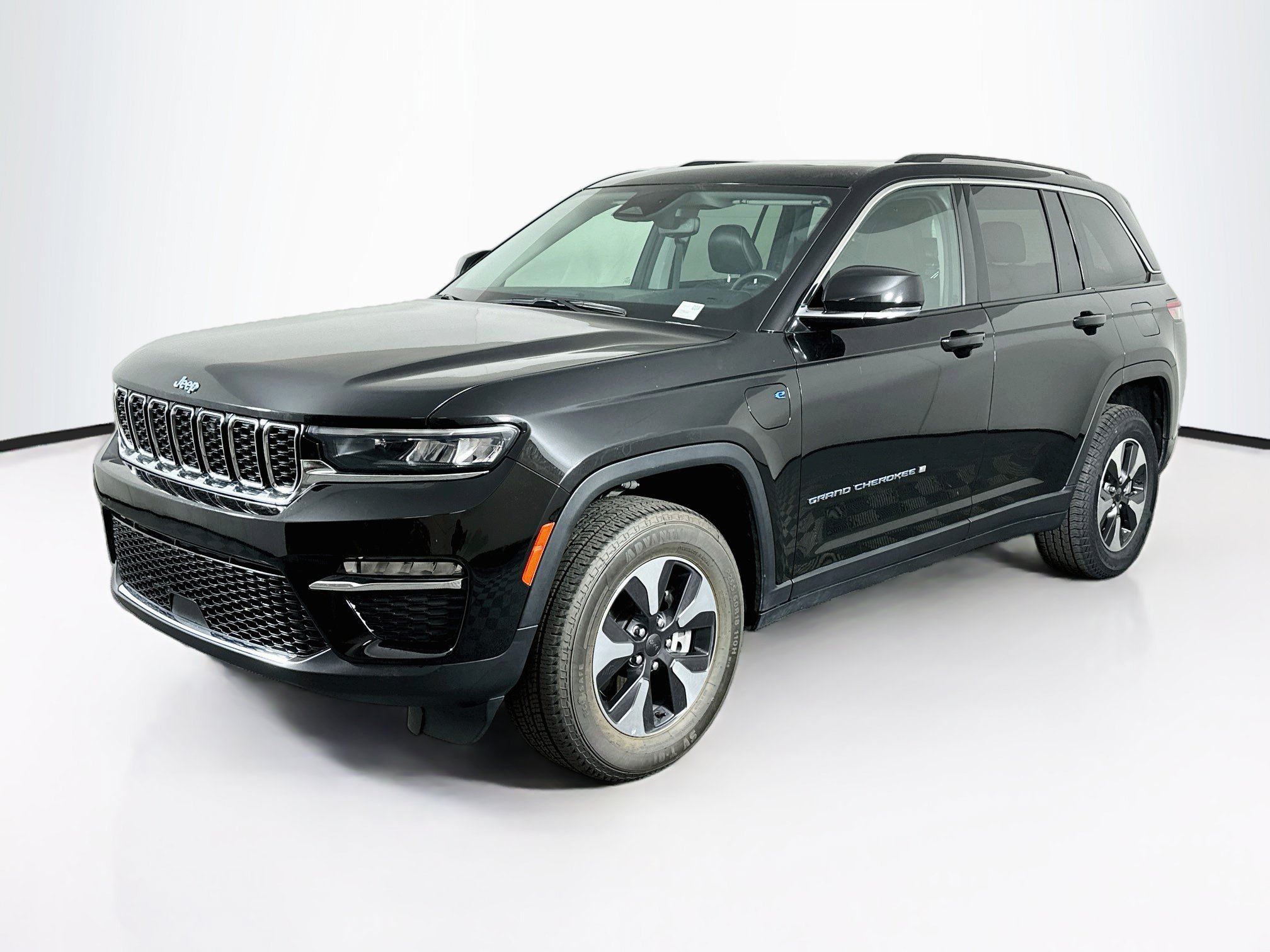 Used 2024 Jeep Grand Cherokee Limited 4xe AWD/4WD image 3