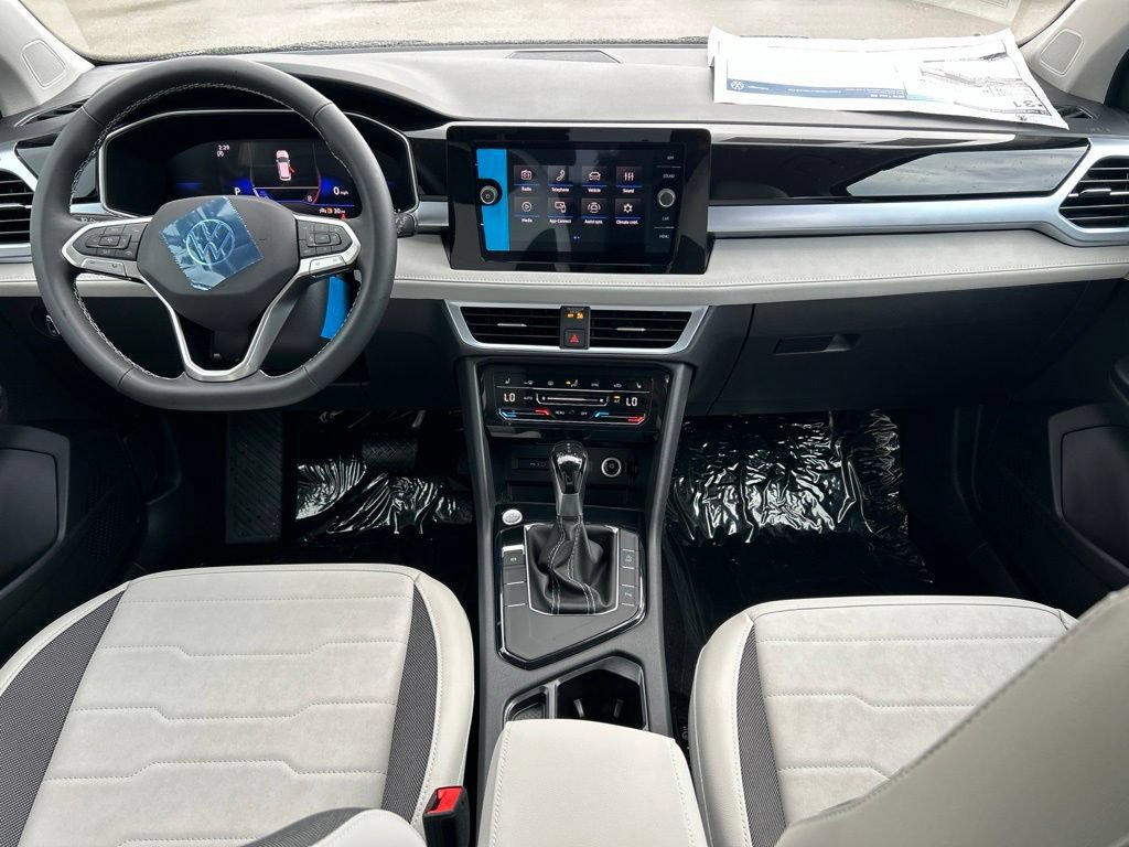 New 2026 Volkswagen Taos SE FWD image 10