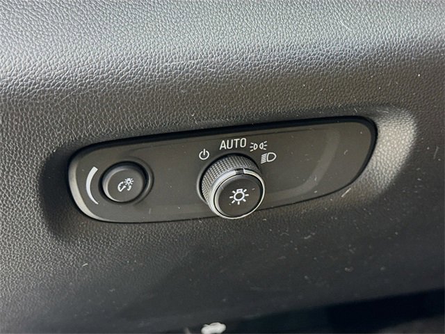 Used 2023 Chevrolet Traverse Premier image 10