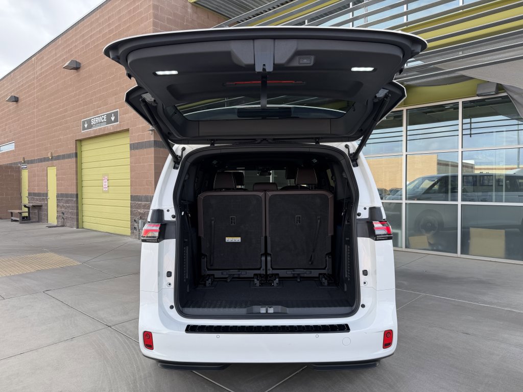 Used 2025 Volkswagen ID. Buzz Pro S RWD image 37