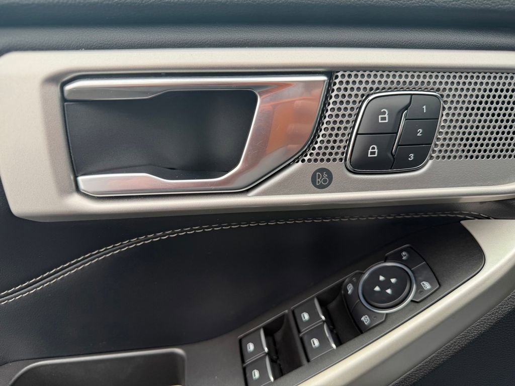 Used 2022 Ford Explorer Limited w/ Equipment Group 301A image 15