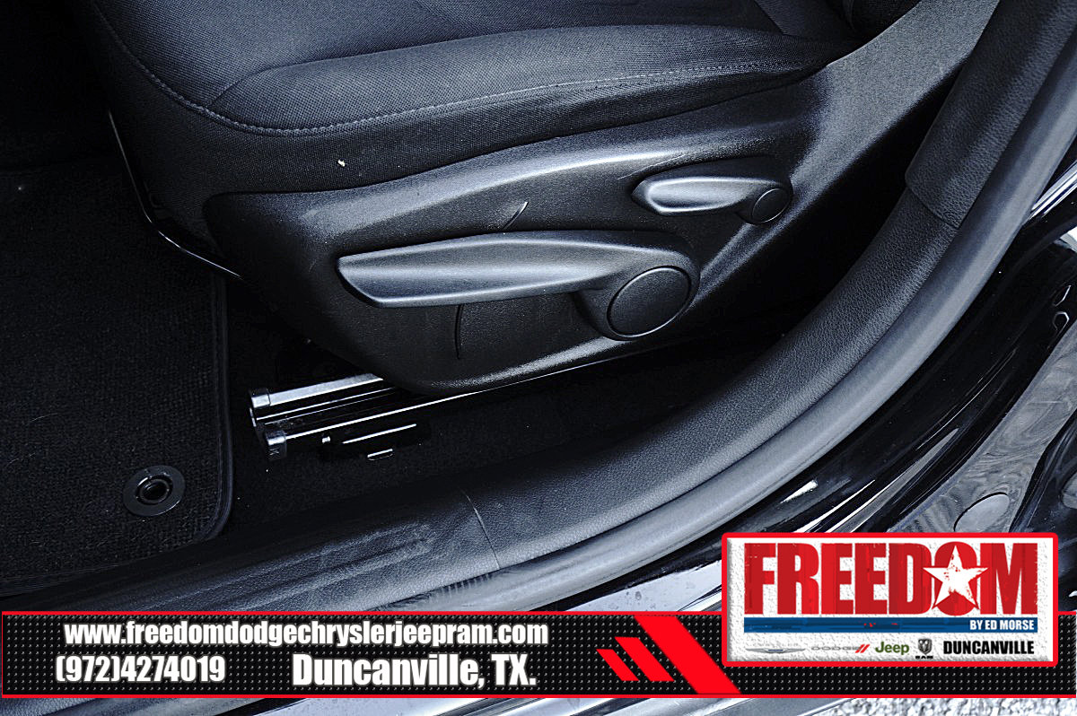 Used 2020 Jeep Renegade Latitude FWD image 37