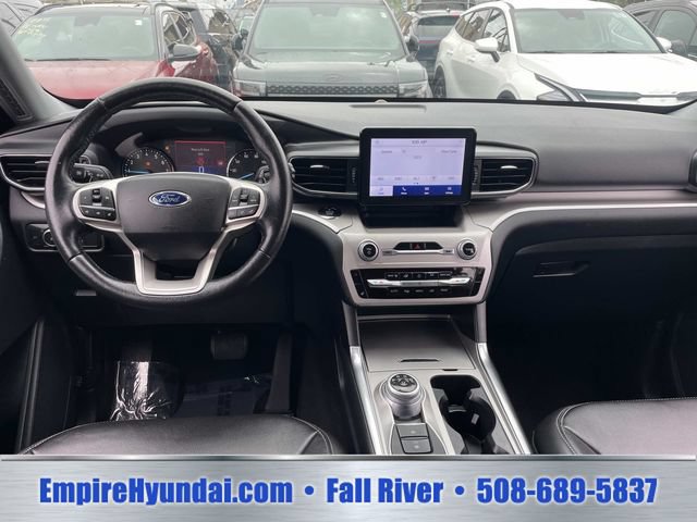 Used 2020 Ford Explorer XLT w/ Equipment Group 202A AWD/4WD image 15