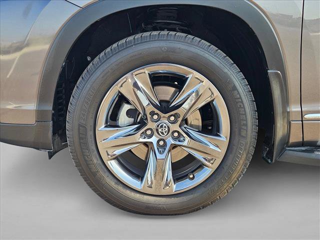 Used 2017 Toyota Highlander Limited Platinum AWD/4WD image 27