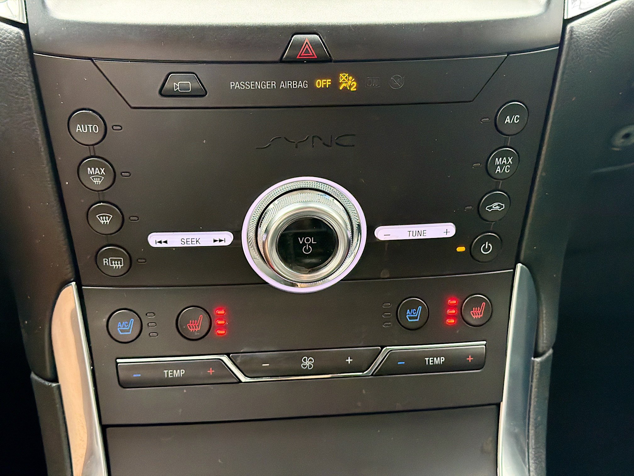 Used 2020 Ford Edge Titanium w/ Equipment Group 301A FWD image 34