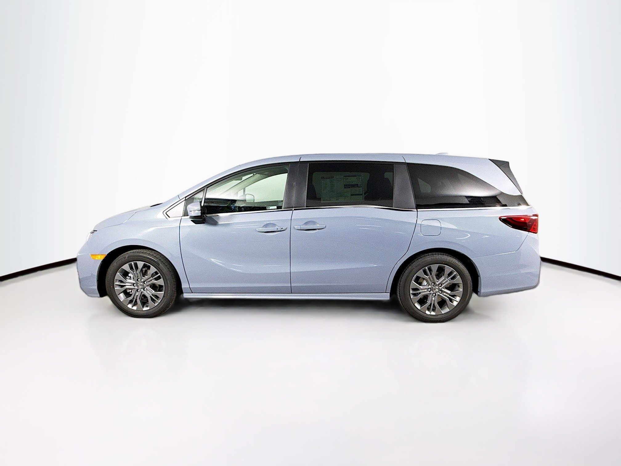 New 2026 Honda Odyssey Touring image 7