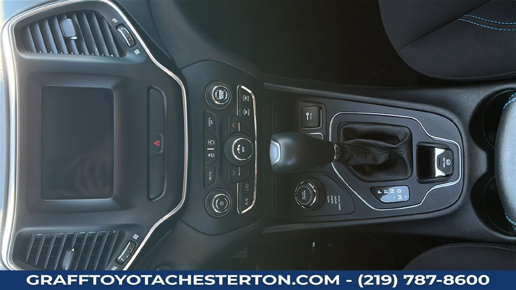 Used 2020 Jeep Cherokee Latitude AWD/4WD image 19