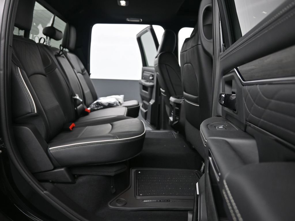New 2026 RAM 2500 Limited AWD/4WD image 15