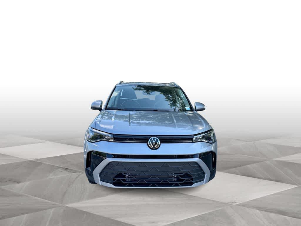 New 2026 Volkswagen Taos SE FWD image 3