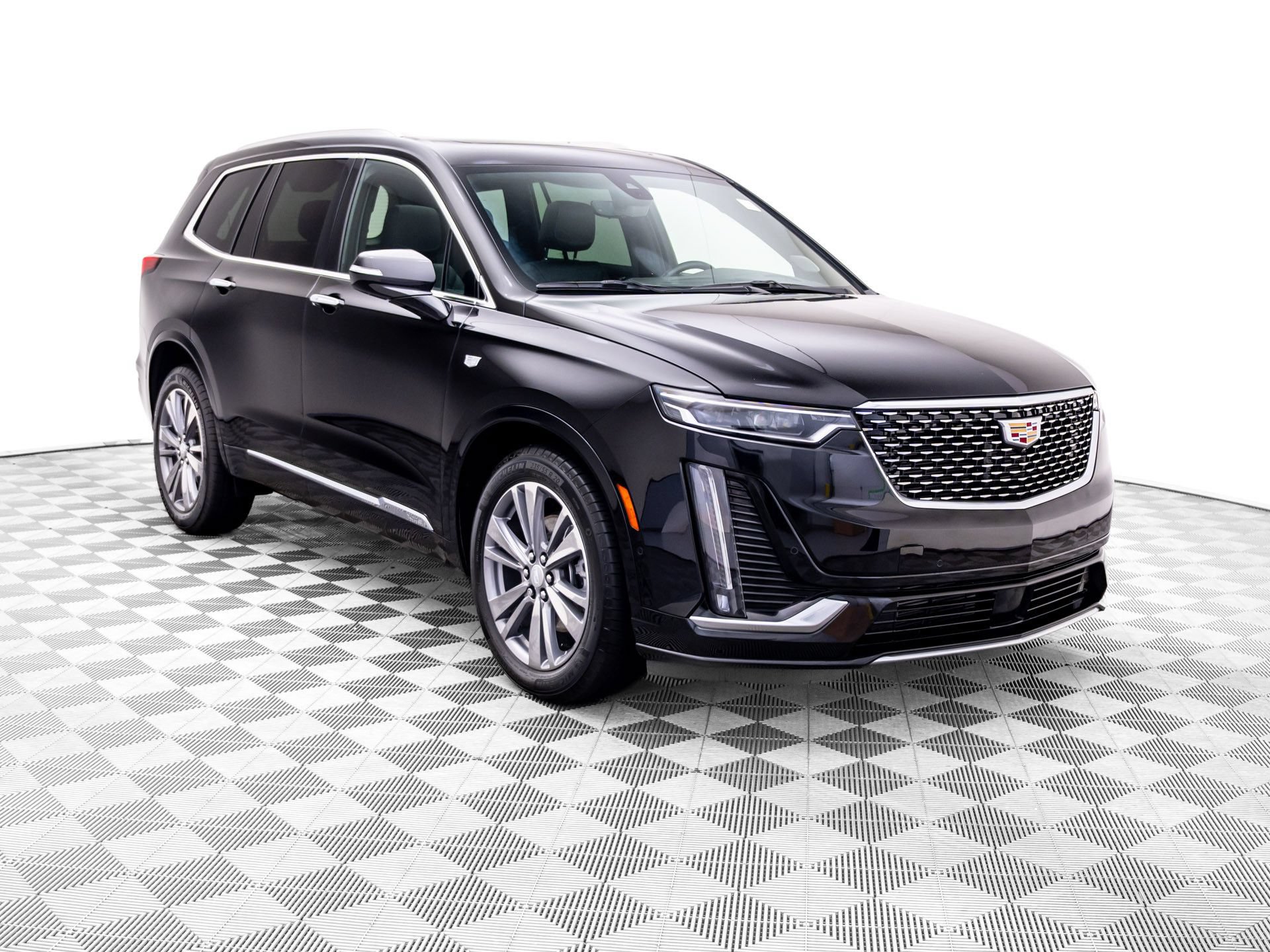 Certified 2025 Cadillac XT6 Premium Luxury w/ Platinum Package AWD/4WD image 9