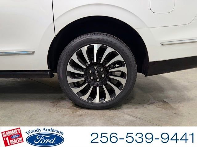 Used 2023 Lincoln Navigator L Black Label AWD/4WD image 8