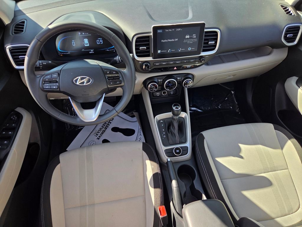Used 2025 Hyundai Venue SEL image 8