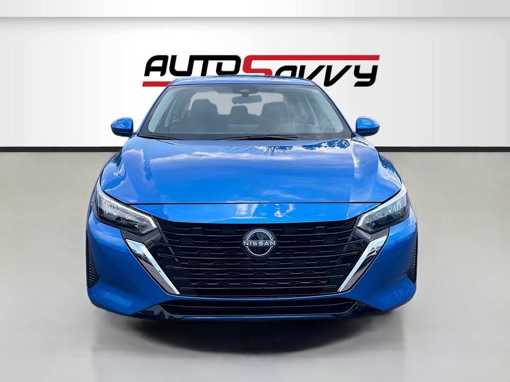 Used 2025 Nissan Sentra SV FWD image 2