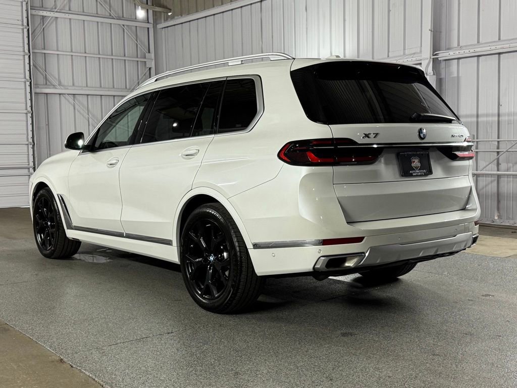 Used 2024 BMW X7 xDrive40i w/ Premium Package image 11