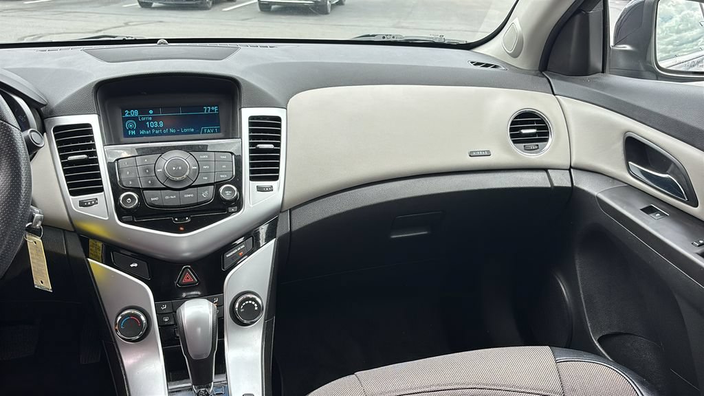Used 2015 Chevrolet Cruze LT FWD image 8