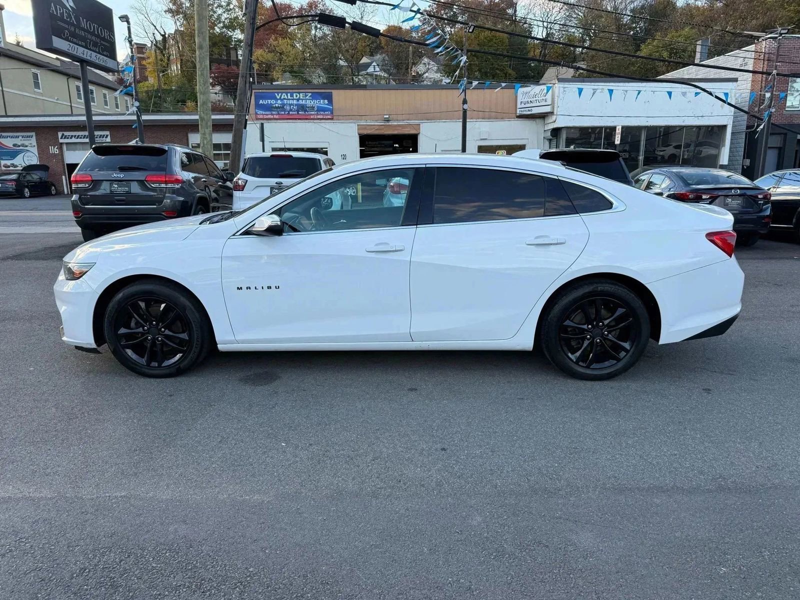 Used 2018 Chevrolet Malibu LT FWD image 4