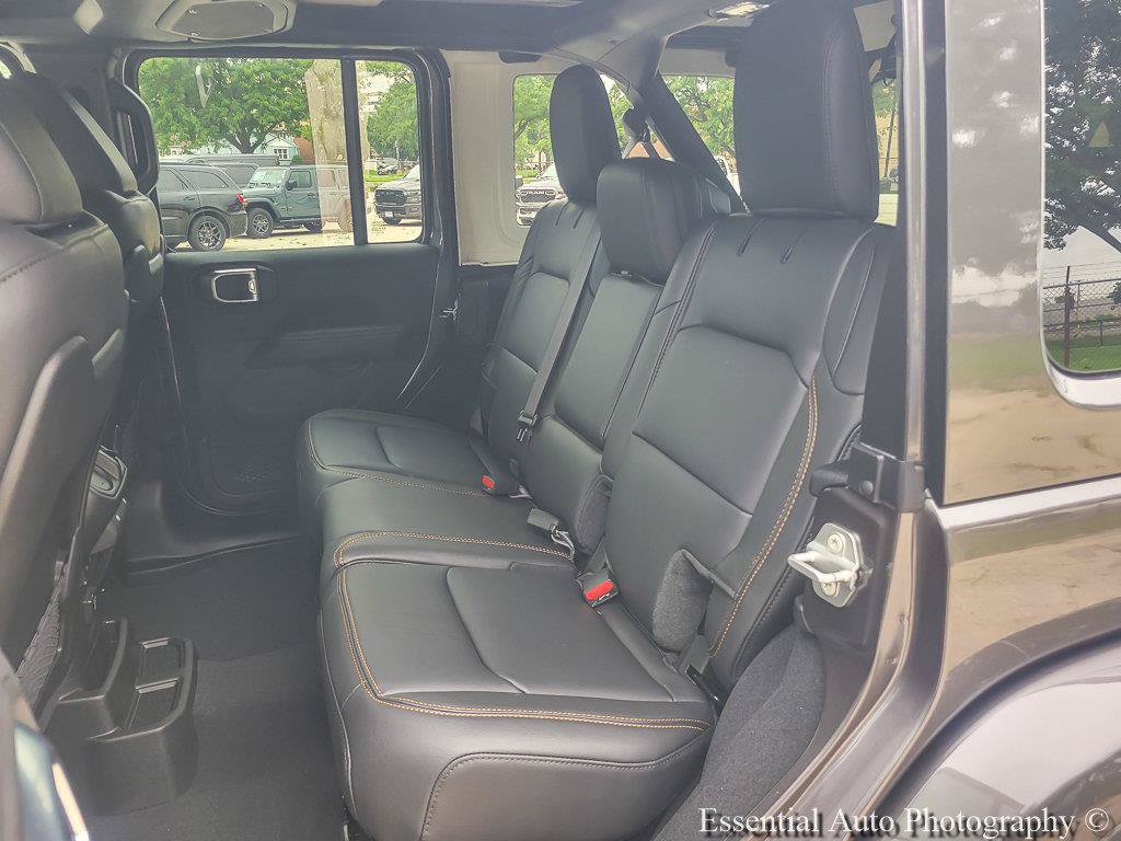 New 2026 Jeep Wrangler Unlimited Sahara AWD/4WD image 17