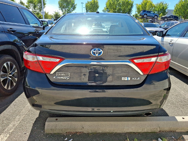 Used 2015 Toyota Camry XLE w/ Moonroof Package FWD image 5
