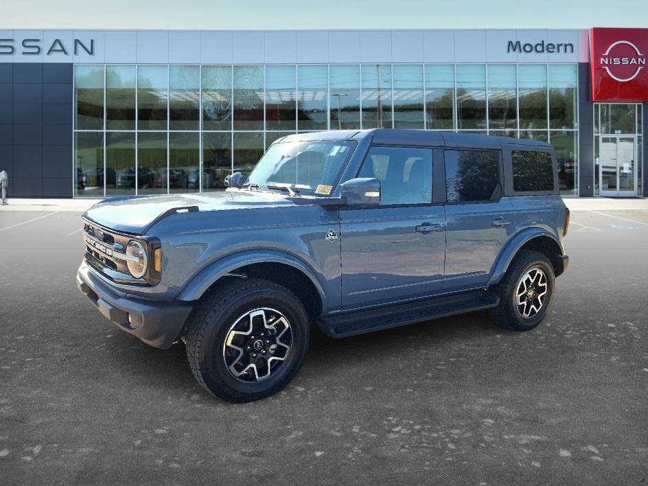Used 2025 Ford Bronco Outer Banks AWD/4WD image 1