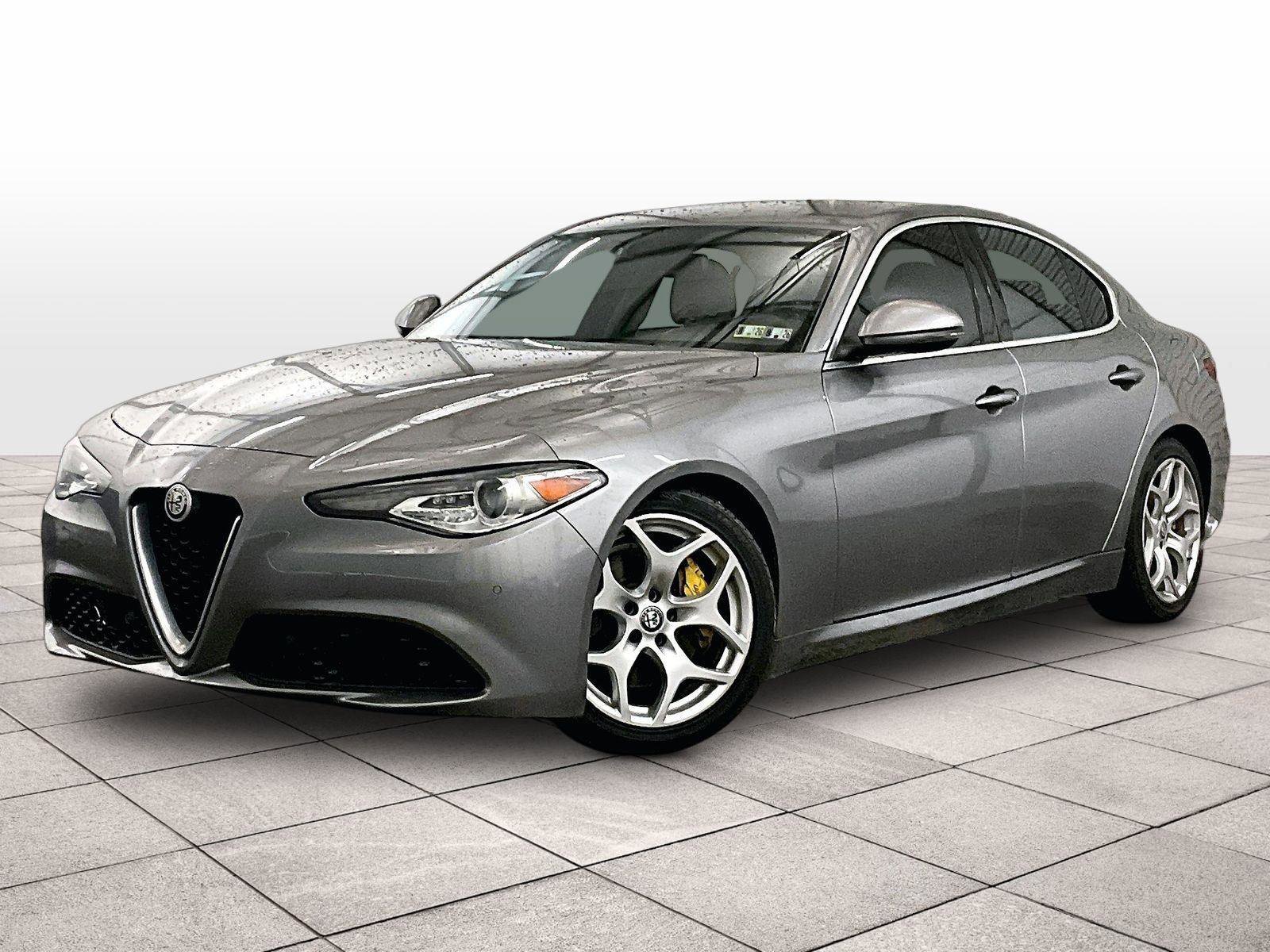 Used 2018 Alfa Romeo Giulia Ti RWD image 1