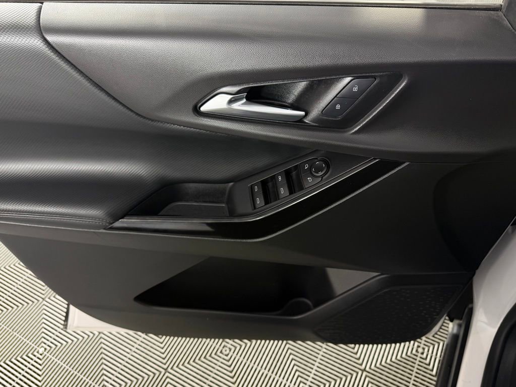 Used 2025 Chevrolet Equinox LT image 21